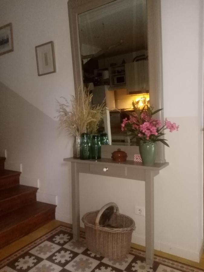 Clos St Joseph Oullins Buitenkant foto